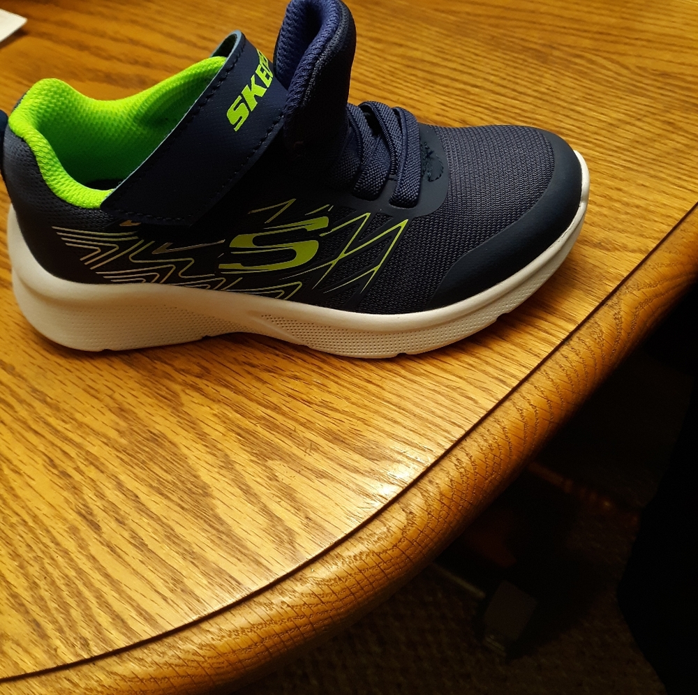 Kids sneakers